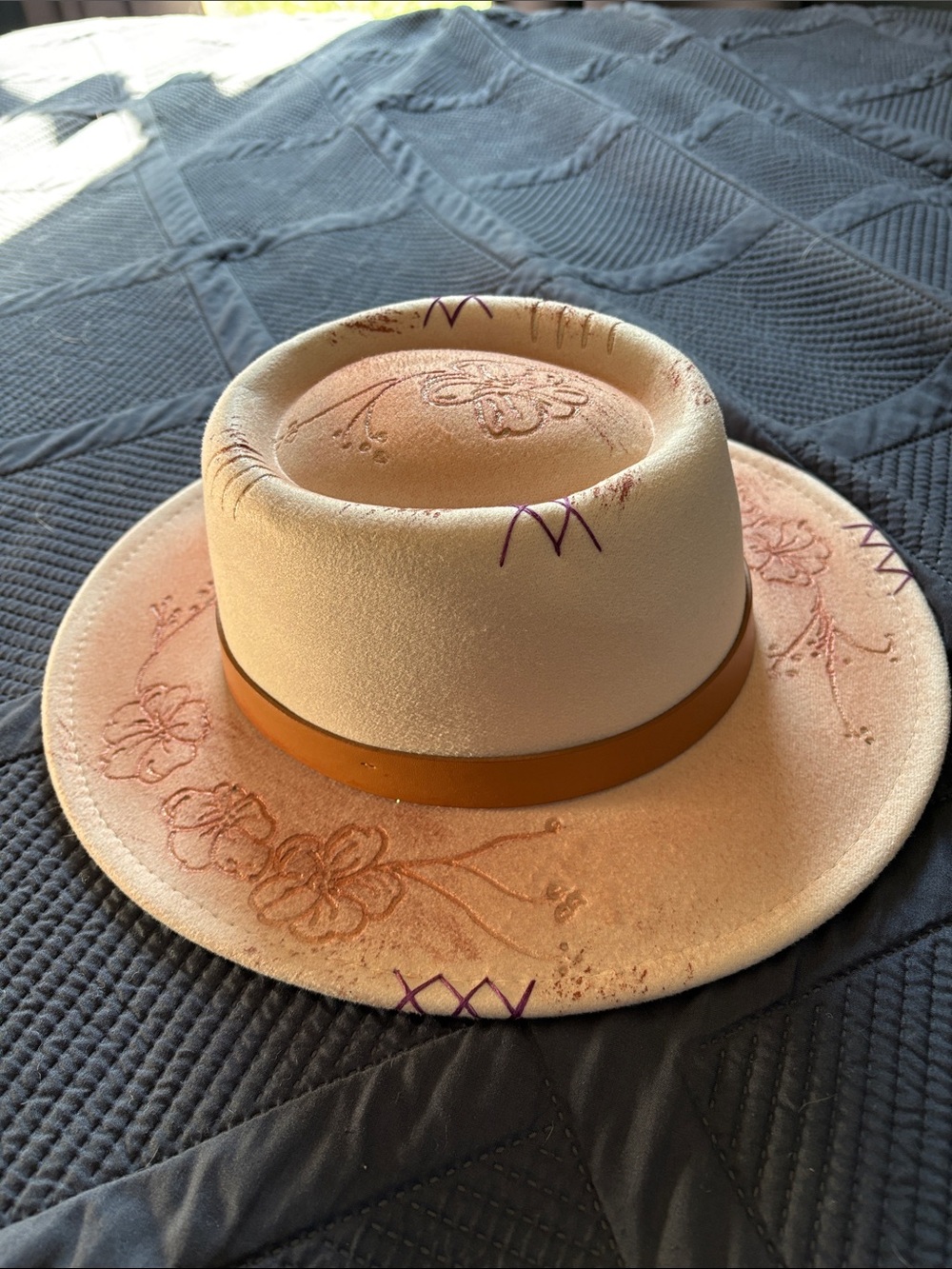 Women’s Embroidered Cream Western Wool Hat with Tan Band - Picture 2 of 4